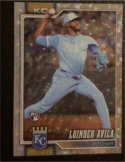 2026 Topps #120 Luinder Avila — front