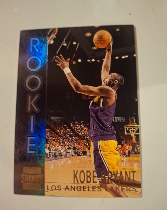 1996-97 Topps Stadium Club #R9 Kobe Bryant Rookie — front