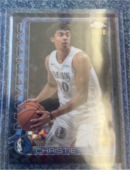 2025-26 Topps Chrome #33 Max Christie — front