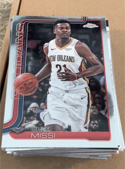 2025-26 Topps Chrome #102 Yves Missi — front
