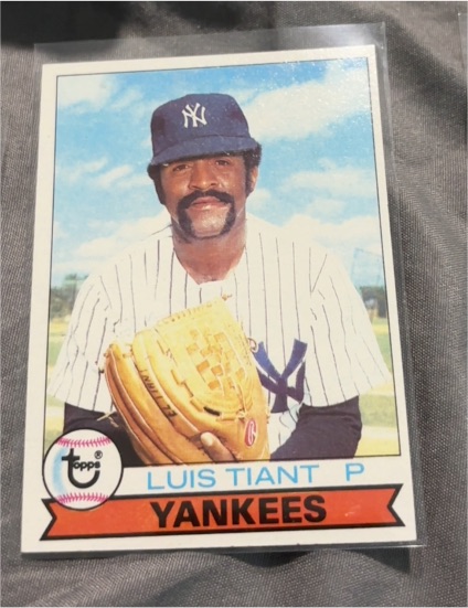 1979 Topps Burger King #8 Luis Tiant — front