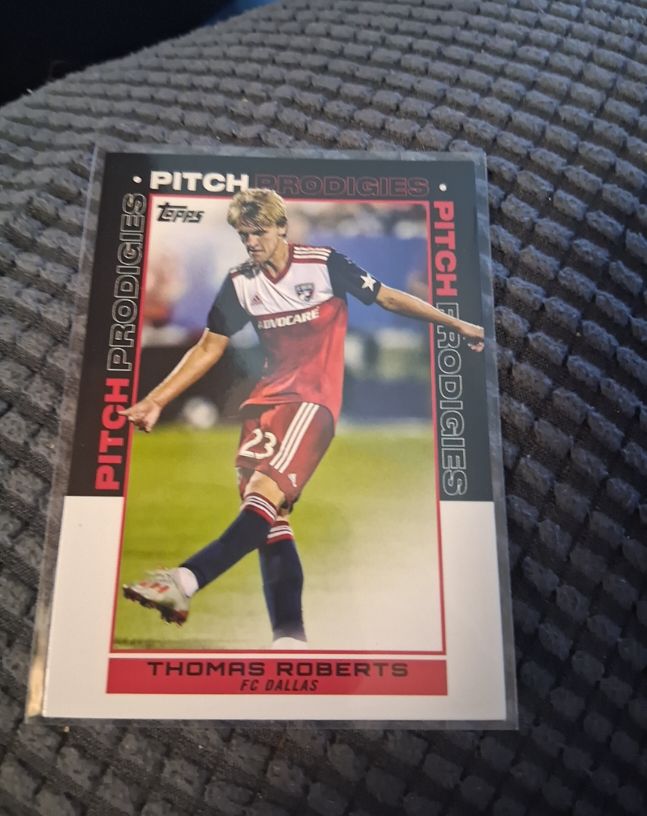 2021 Topps MLS #18 Thomas Roberts — front