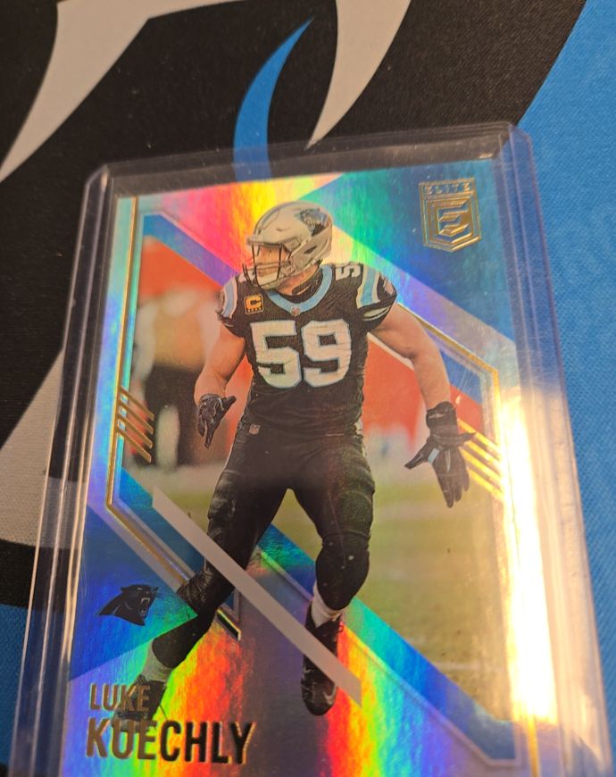 2021 Panini Donruss Elite #82 Luke Kuechly — front