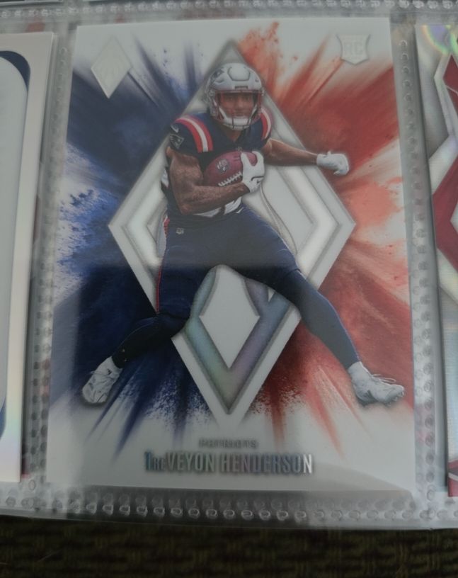 2025 Panini Phoenix #10 TreVeyon Henderson — front