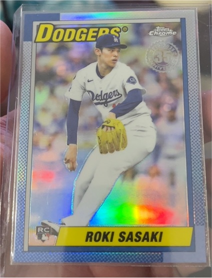 2025 Topps Chrome Update #90CU-18 Roki Sasaki Dodgers Rookie Card — front