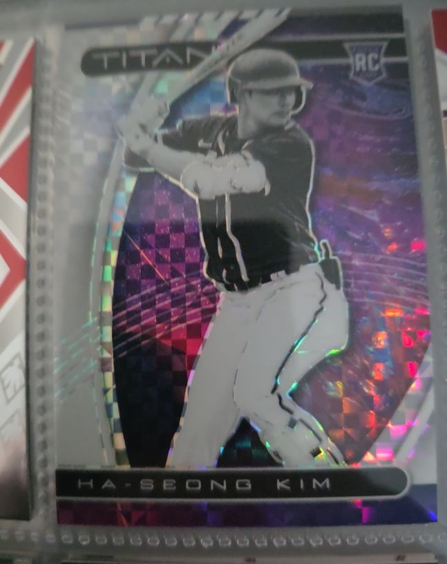 2021 Panini Chronicles Titan #4 Ha-Seong Kim — front