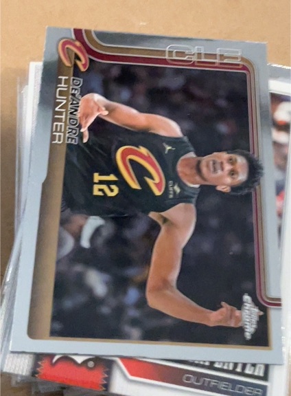 2025-26 Topps Chrome #73 De'Andre Hunter — front