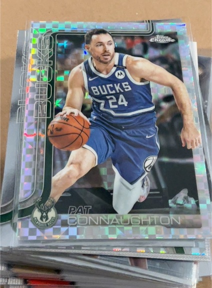 2025-26 Topps Chrome #190 Pat Connaughton — front