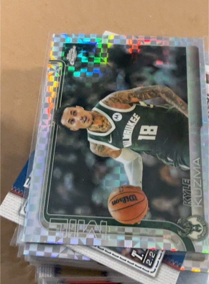 2025-26 Topps Chrome #118 Kyle Kuzma — front