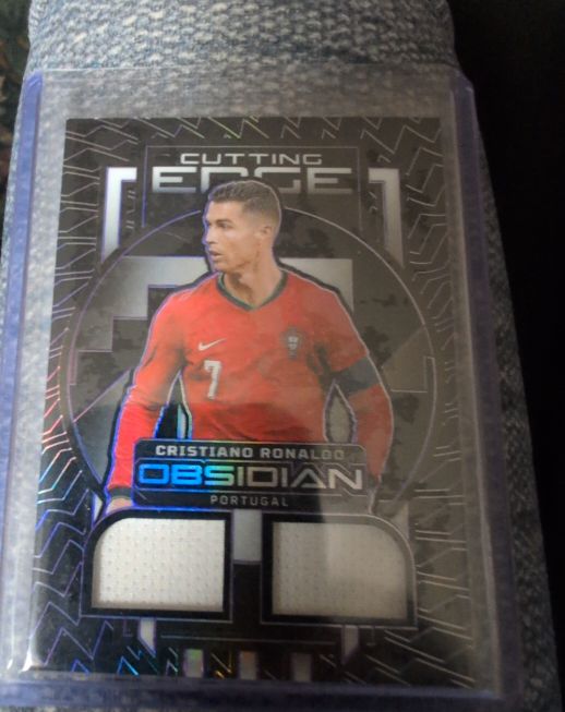 2019-20 Panini Obsidian #64 Cristiano Ronaldo — front