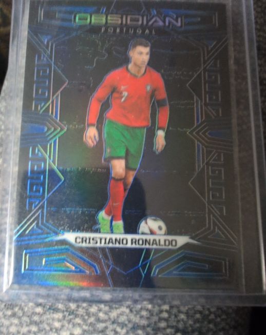 2020-21 Panini Obsidian #2 Cristiano Ronaldo — front