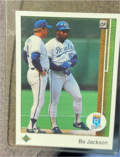 1989 Upper Deck #221 Bo Jackson — front