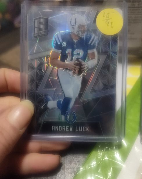 2016 Panini Spectra #17 Andrew Luck — front