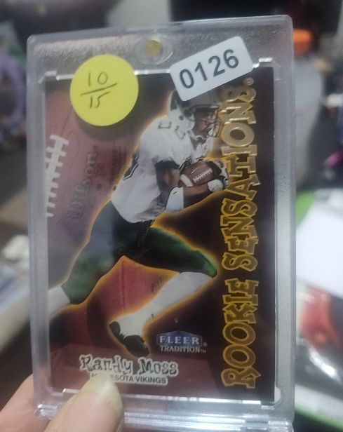 1998 Fleer Tradition Rookie Sensations #10RS Randy Moss — front