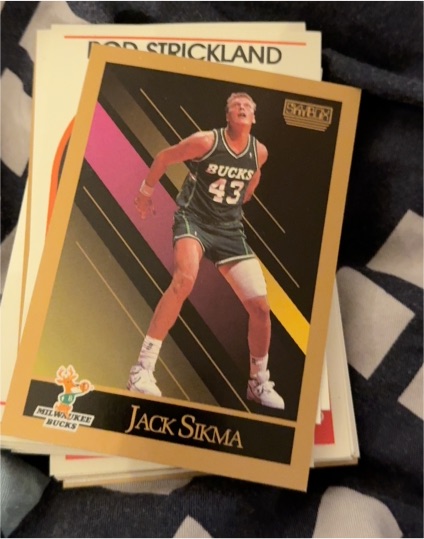 1990 SkyBox #166 Jack Sikma — front
