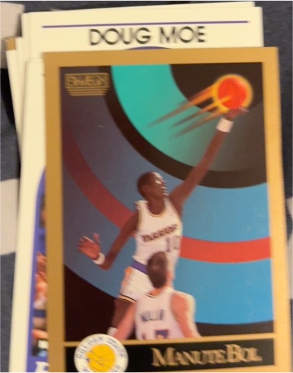 1990-91 Skybox #94 Manute Bol — front