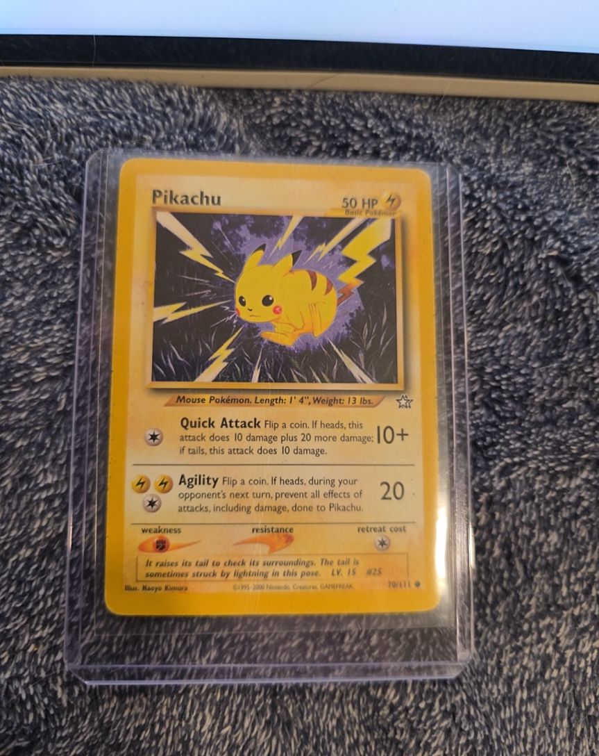 2000 Pokemon Neo Genesis #70 Pikachu — front