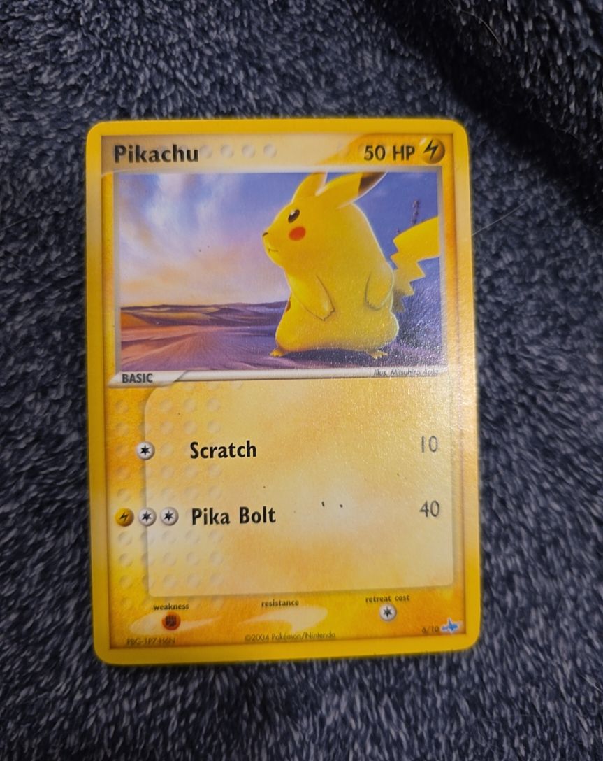 2004 Pokémon #6 Pikachu — front