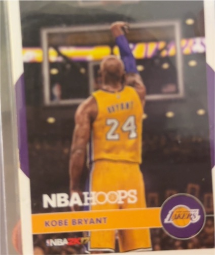 2016-17 Panini NBA Hoops 2K17 #17 Kobe Bryant — front