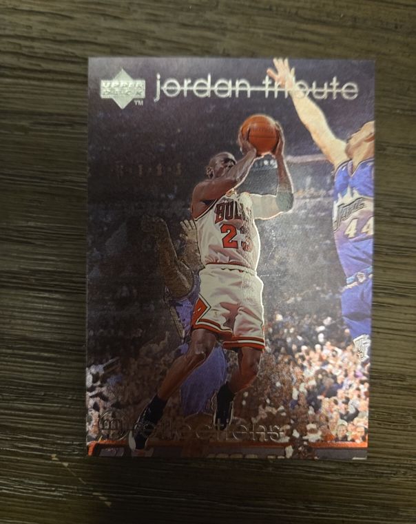 1997-98 Upper Deck Michael Jordan Tribute #MJ88 Michael Jordan — front