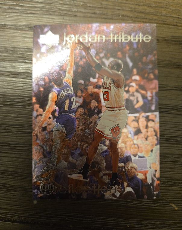 1997 Upper Deck Jordan Tribute #MJ66 Michael Jordan — front