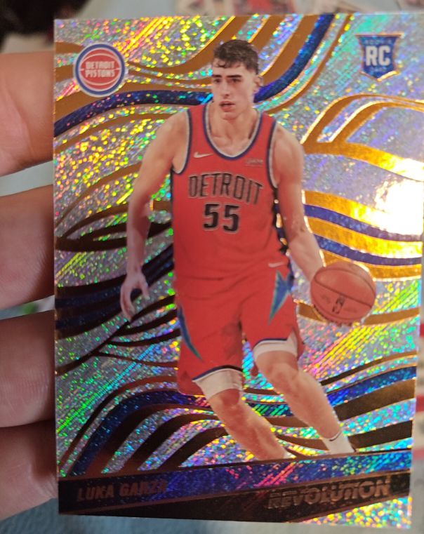 2021-22 Panini Revolution #128 Luka Garza — front