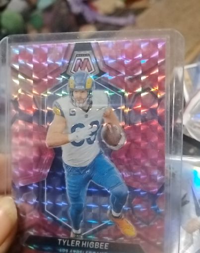 2024 Panini Mosaic #131 Tyler Higbee Pink Camo Prizm — front