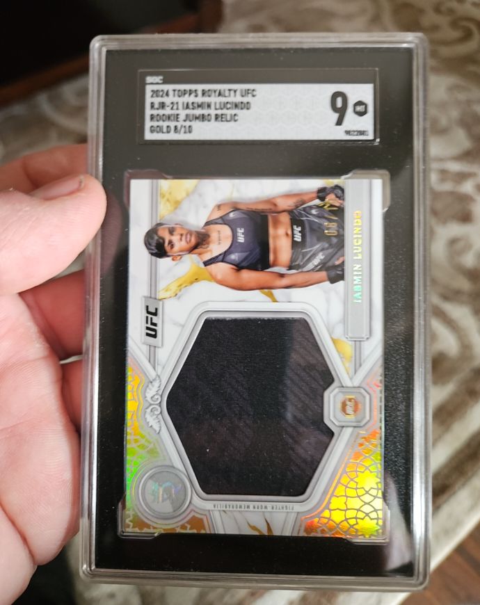 2024 Topps Royalty UFC #RJR-21 Iasmin Lucindo Rookie Jumbo Relic Gold 8/10 — front