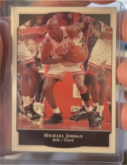 1999 Upper Deck Victory #32 Michael Jordan — front