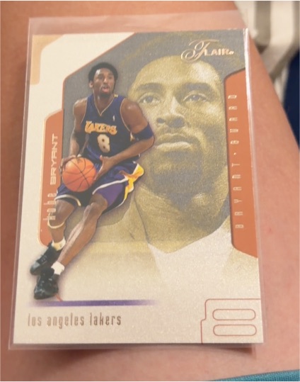 2001-02 Fleer Flair #8 Kobe Bryant — front