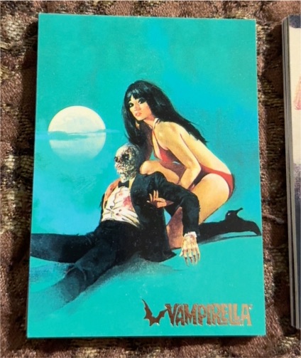 1995 Topps Visions of Vampirella #15 — front