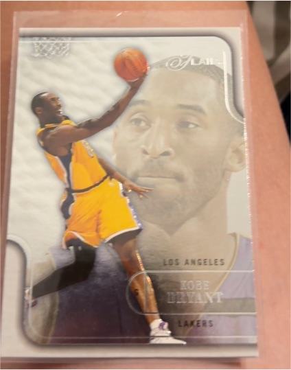 2003-04 Fleer Flair #4 Kobe Bryant — front
