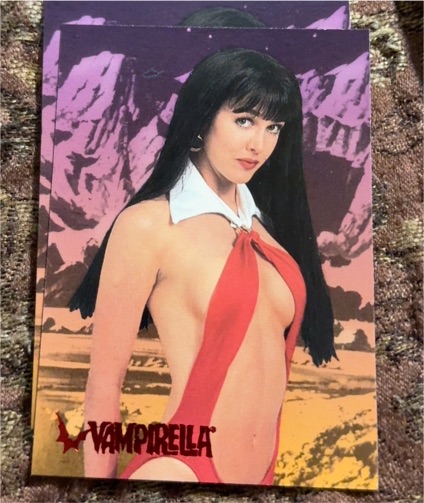 1995 Topps Visions of Vampirella #44 Vampirella — front