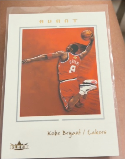 2003-04 Fleer Avant #5 Kobe Bryant — front