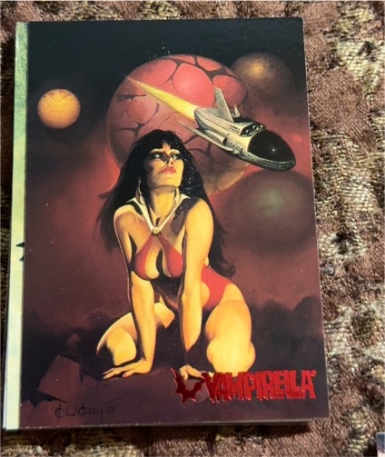 1995 Topps Vampirella #18 — front