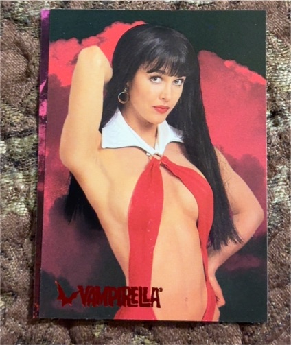 1995 Topps Visions of Vampirella #38 Vampirella — front