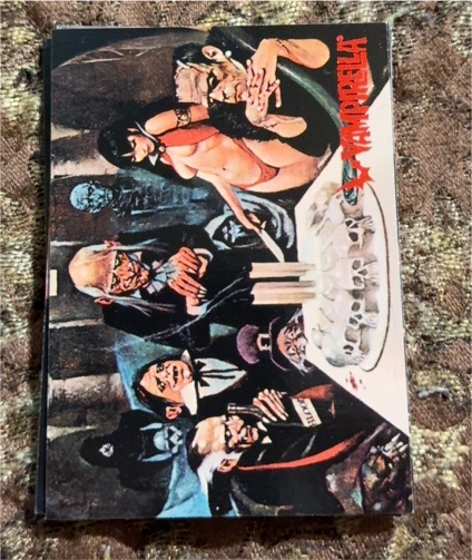 1995 Topps Visions of Vampirella #6 — front