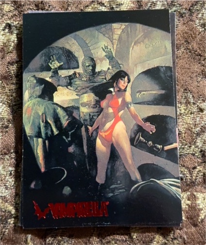 1995 Topps Vampirella #16 — front