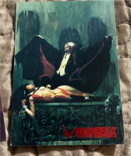 1995 Topps Visions of Vampirella #9 The Genesis of Vampirella — front