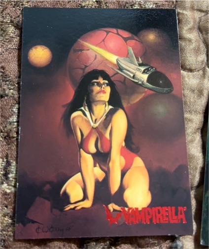1995 Topps Vampirella The Classic Gallery #18 Vampirella — front