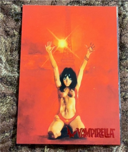 1995 Topps Vampirella #34 — front