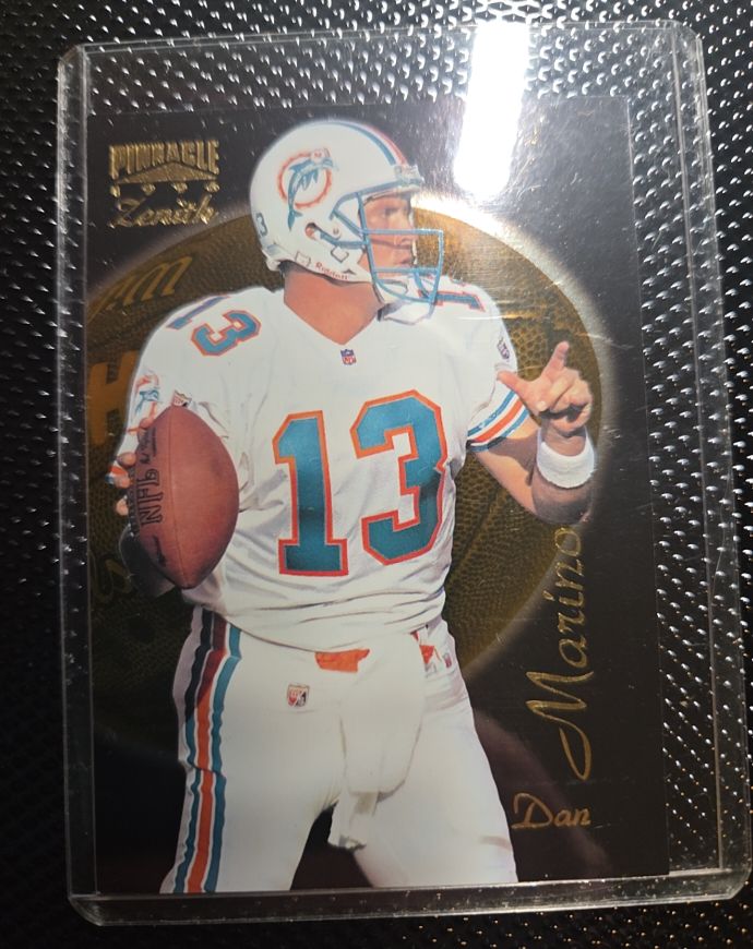 1996 Pinnacle Zenith #Z-1 Dan Marino — front