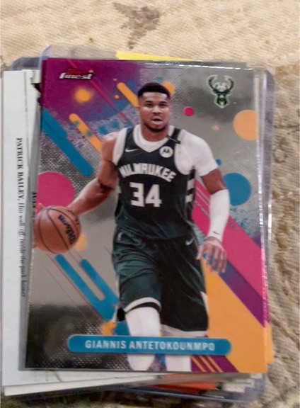 2025-26 Topps Finest #43 Giannis Antetokounmpo — front