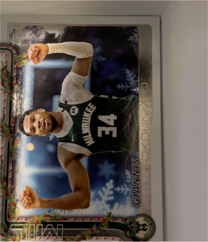 2025-26 Topps Holiday #H43 Giannis Antetokounmpo — front