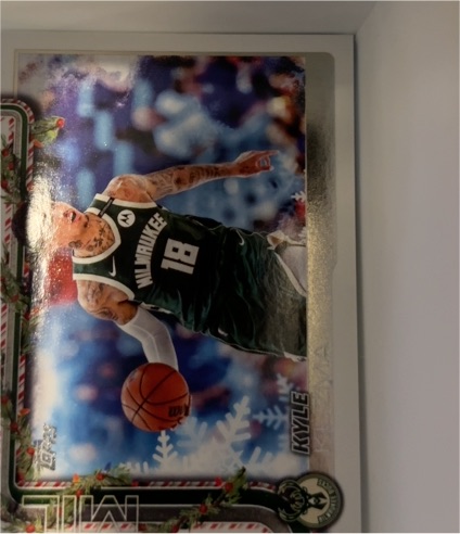 2025-26 Topps Holiday #H45 Kyle Kuzma — front