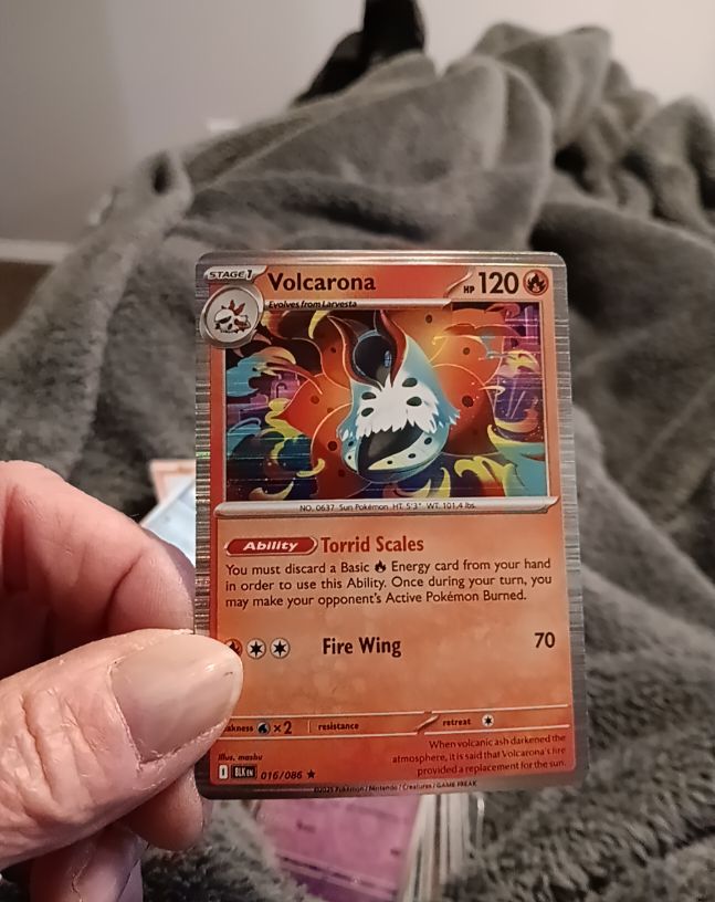 2025 Pokémon Black Bolt #016 Volcarona — front