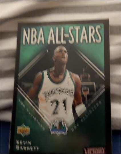 2003-04 Upper Deck Victory #136 Kevin Garnett — front