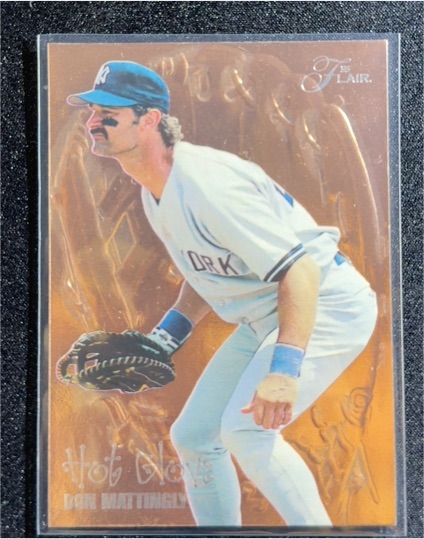 1995 Flair Hot Glove #8 Don Mattingly — front