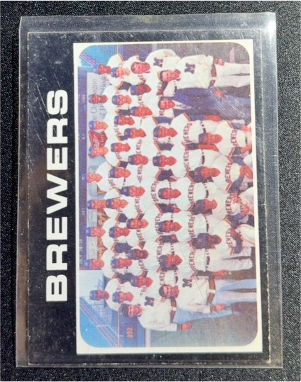 1971 Topps #698 Milwaukee Brewers Team — front