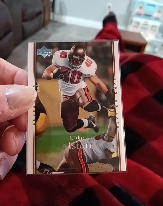 2000 Upper Deck #84 Mike Alstott — front